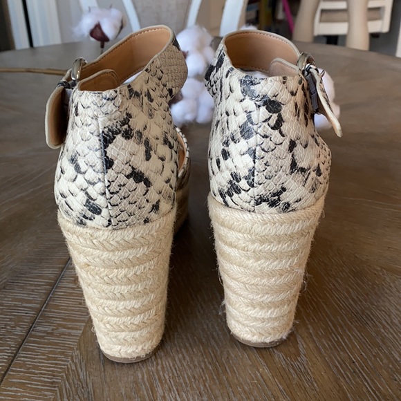 Nine West python ankle strap platform wedges , 8M - Picture 5 of 8